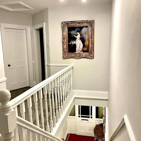 At Granny's, 4 Bed Terrace On Iconic Canal Διαμέρισμα Γκάλγουεϊ