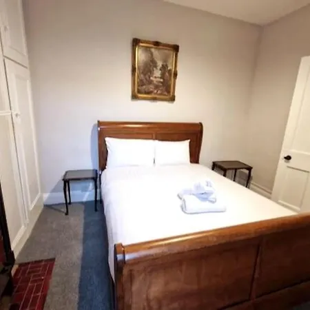 Διαμέρισμα At Granny's, 4 Bed Terrace On Iconic Canal Γκάλγουεϊ
