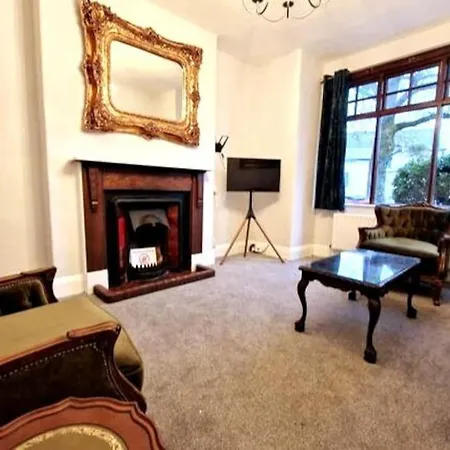 At Granny's, 4 Bed Terrace On Iconic Canal Διαμέρισμα