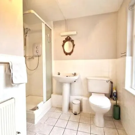 Διαμέρισμα At Granny's, 4 Bed Terrace On Iconic Canal *